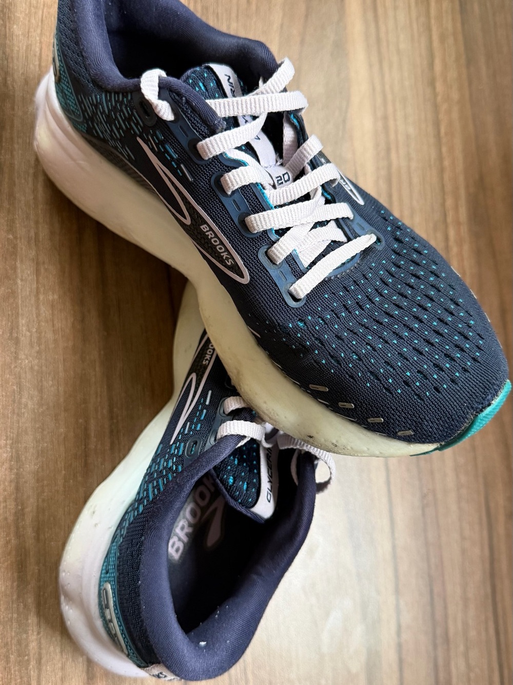 Brooks Women Glycerin 20 Blue Running Shoes Size 6